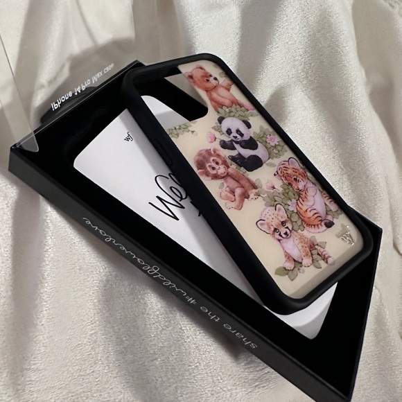 Wildflower Case 14 pro max - Picture 3 of 4